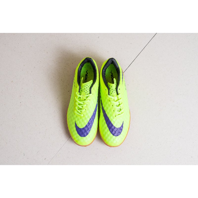 Футбольная обувь Nike HyperVenom Phantom TF