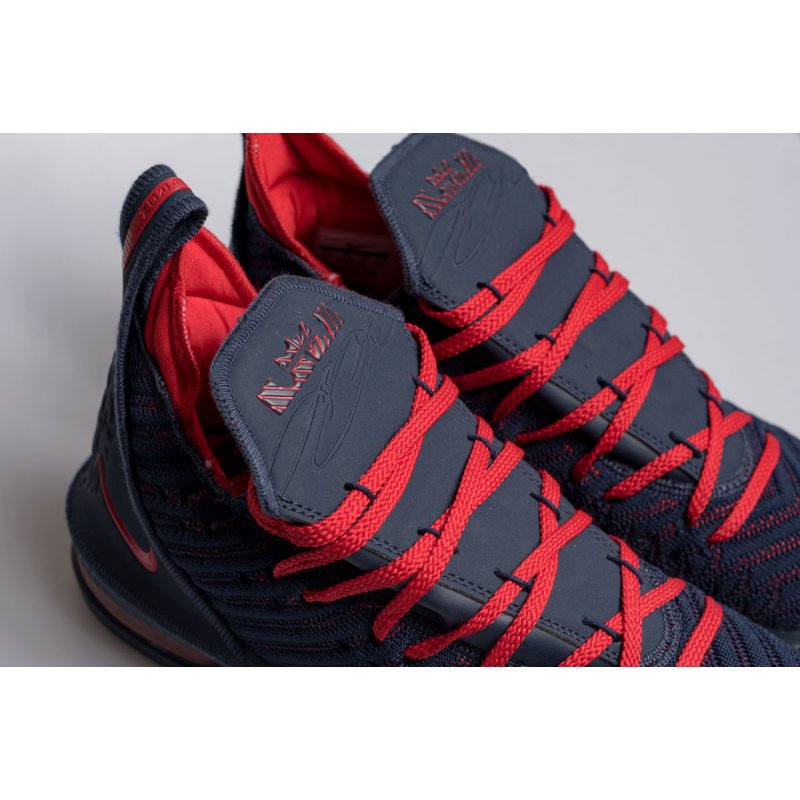 Кроссовки Nike LeBron 16