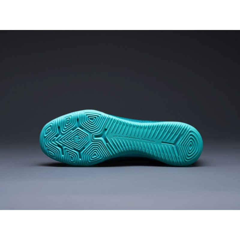 Футбольная обувь Nike Mercurial Vapor XII IC