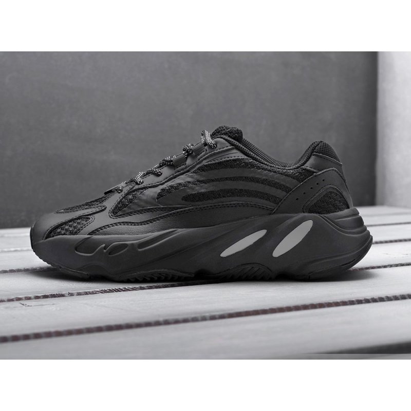 Кроссовки Adidas Yeezy Boost 700 v2