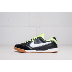 Футбольная обувь Nike Tiempo IC